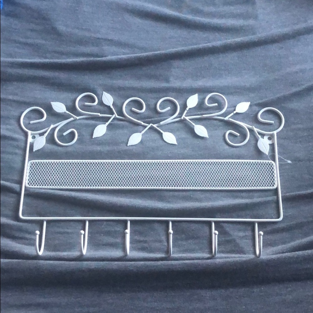 Hat/Jewelry hanger